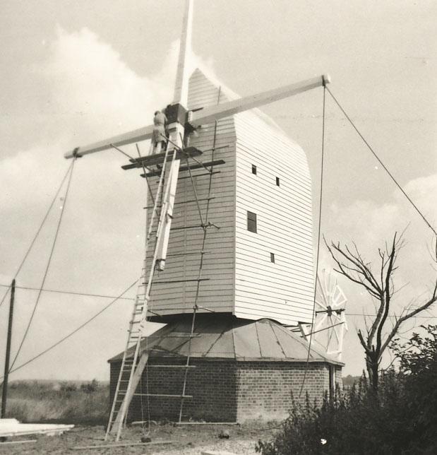 Cromer Windmill: 1969 fitting the sales  - Cromer Windmill Ardeley -  Hertfordshire Building Preservation Trust