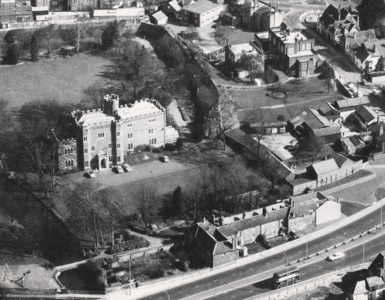 Aerial photo 1968 showing Hertford Castle with Castle Cottages in the foreground  - Castle Cottages Hertford -  Hertfordshire Building Preservation Trust